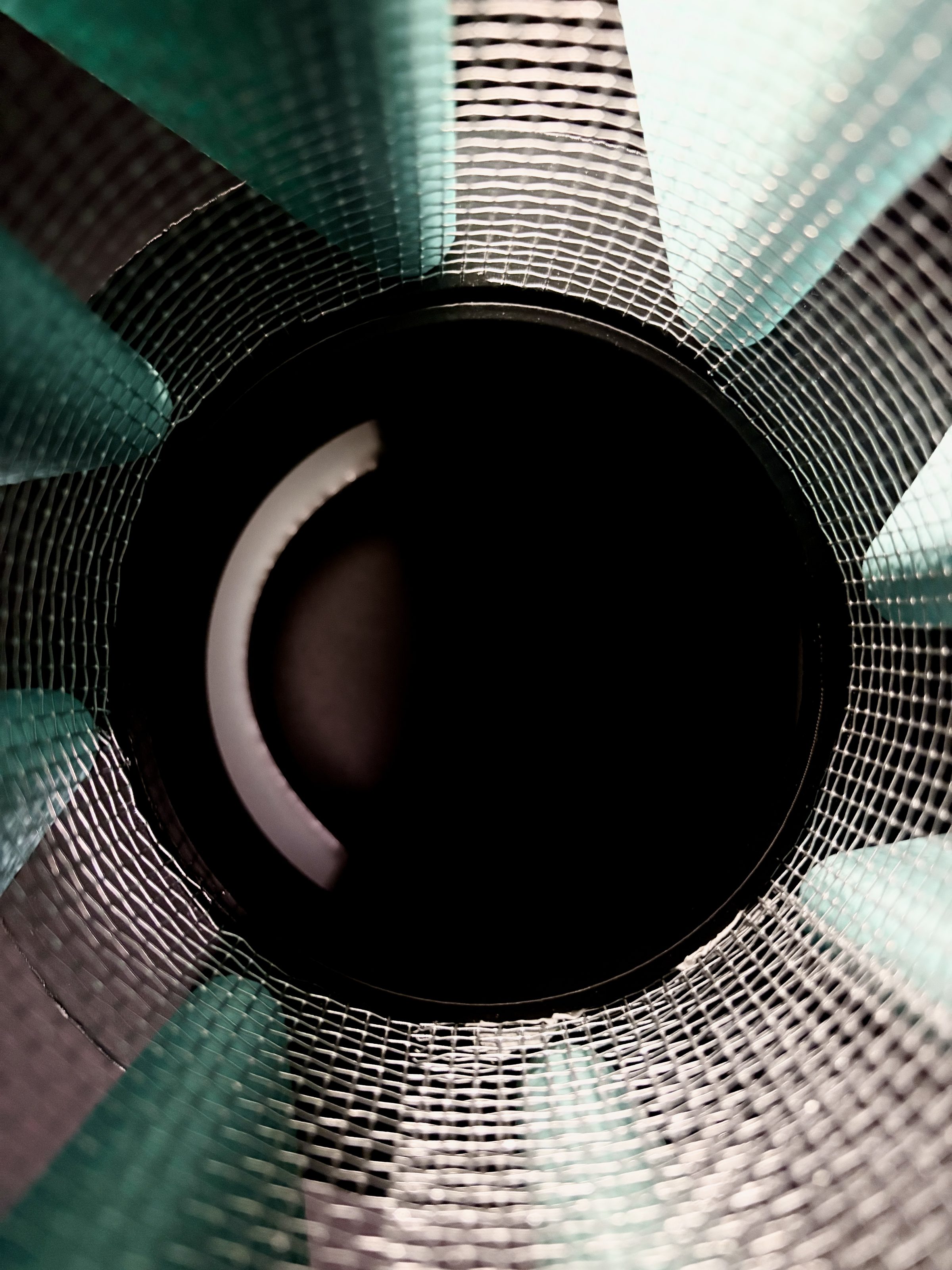 Internal hexagonal cage detail